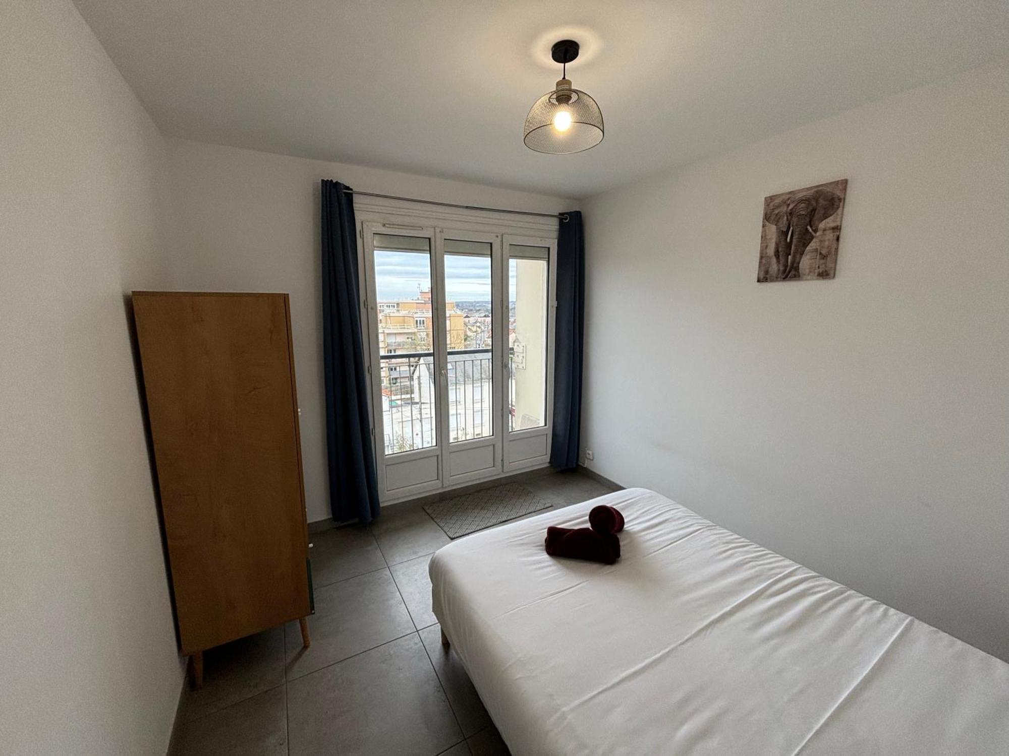 Le Spacieux - Circuit - Parking - 8 Personnes - Reve Au Mans Appartement Le Mans Buitenkant foto